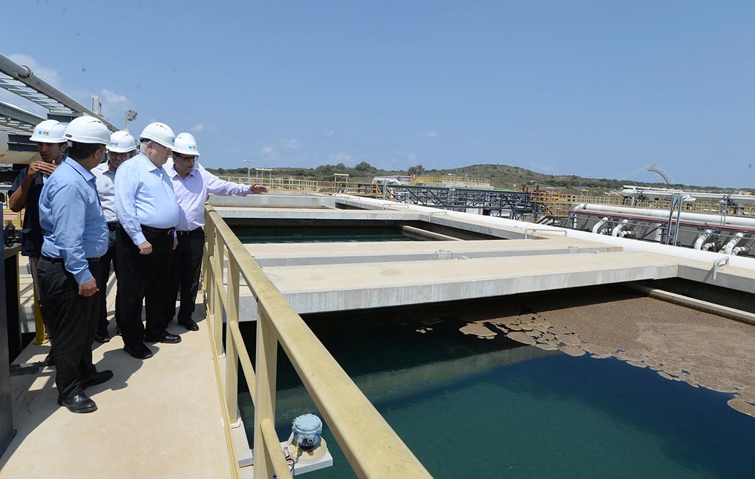 Reuven Rivlin (former President of the State of Israel) in a visit at IDE - Sorek Desalination Plant. It is being as a model for new large-scale projects in Spain. Photo courtesy Wikimedia Commons