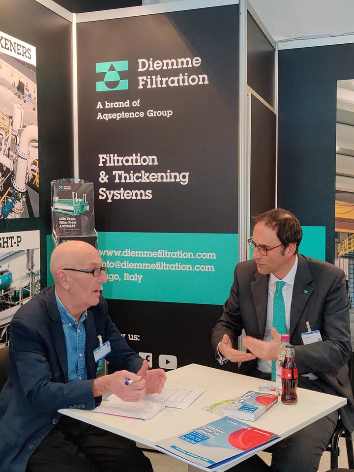 Diemme’s head of R&D Davide Collini, right, in conversation with Adrian Wilson at Filtech 2023.