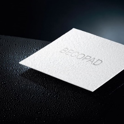 High-purity cellulose depth filter sheets, like 
those in Eaton’s BECOPAD® range, help preserve the delicate aroma and flavor profile of citrus oils while capturing fine particulates. Photo courtesy of Eaton. All rights reserved.