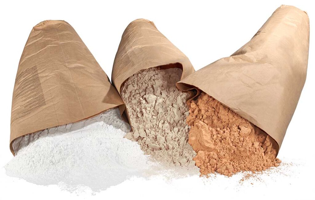 In high-solid scenarios, filter aids such as BECOGUR® or BECOLITE® from Eaton provide an effective pre-coat layer that protects the media 
and improves filter surface and throughput. Photo courtesy of Eaton. All rights reserved.